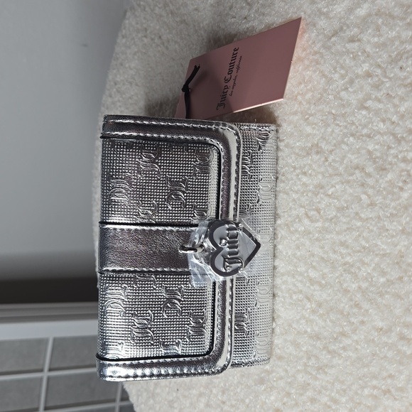 NWT Juicy Couture trifold silver - Picture 1 of 11